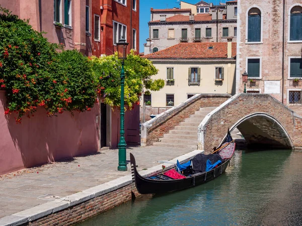 Gondola Alley Venice — Stock Photo, Image