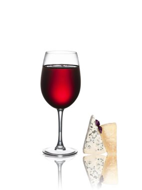 kadeh şarap ve peynir izole