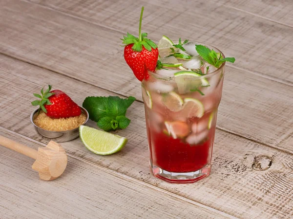 Coquetel de morango Mojito — Fotografia de Stock