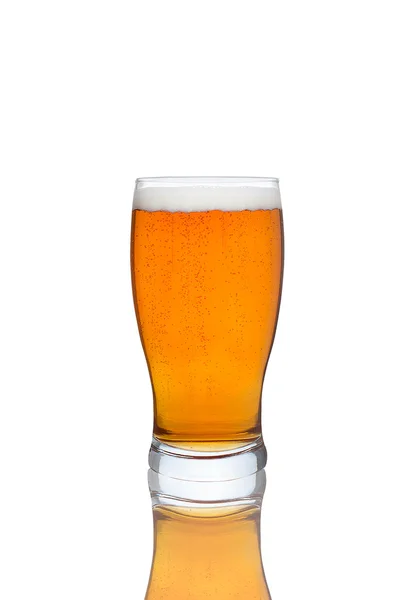 Vaso de cerveza aislado — Foto de Stock