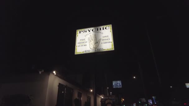 Psychic Big Sign Night Los Angeles Tarot Street — Vídeo de Stock