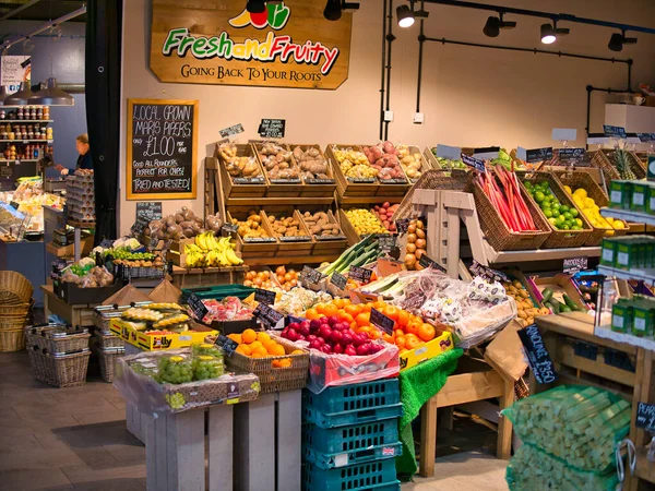 Expositions Colorées Fruits Légumes Frais Par Les Épiceries Vertes Dans — Photo