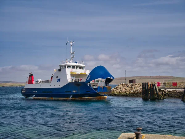 Interisland Roll Roll Ferry Bigga Arriving Ferry Terminal Gutcher Island — ストック写真