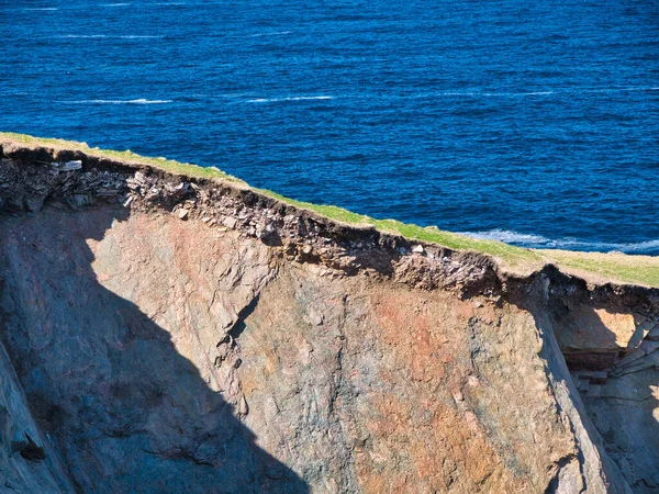 Eroding Soil Subsoil Bedrock Shown Sheer Cliffs Uyea Northmavine Shetland — Stockfoto