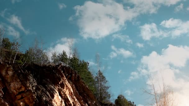 Clouds above the precipice. — Stock Video