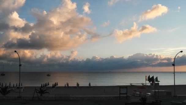 Nubes, cielo y mar . — Vídeo de stock