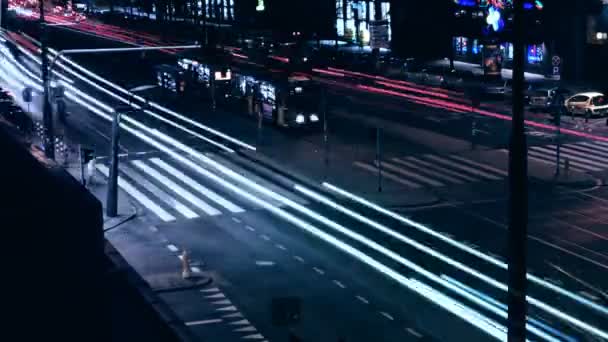 Nachts Straßenverkehr — Stockvideo
