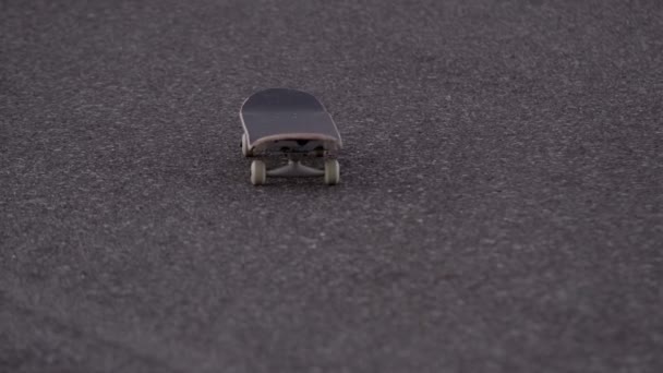 Gatan skateboard — Stockvideo