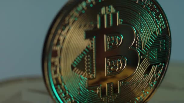 暗号通貨 ビットコイン Btc ビットコイン ブロックチェーン技術 ビットコイン採掘 回転ビットコインのマクロショット — ストック動画