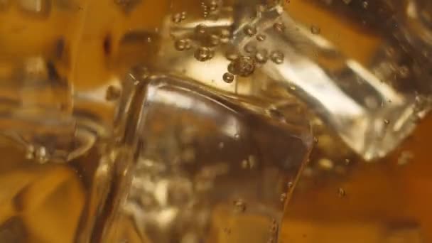 Super Slow Motion Footage Pouring Soda Glass Ice Cubes — Stock Video