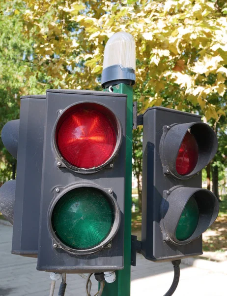Kırmızı Yeşil Trafik Işıkları — Stok fotoğraf