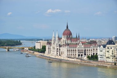 Macaristan 'ın Budapeşte kentindeki parlamento binasının manzarası