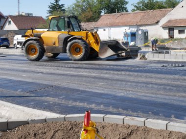 Şehir içinde yol inşaatı