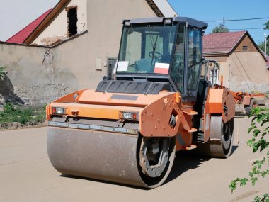 Yol silindiri yol yapımı