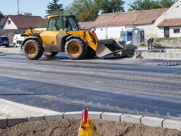 Şehir içinde yol inşaatı