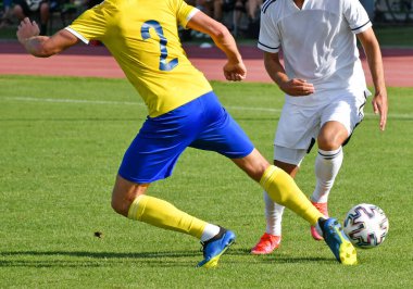 Futbol oyuncuları yaz zamanı iş başında