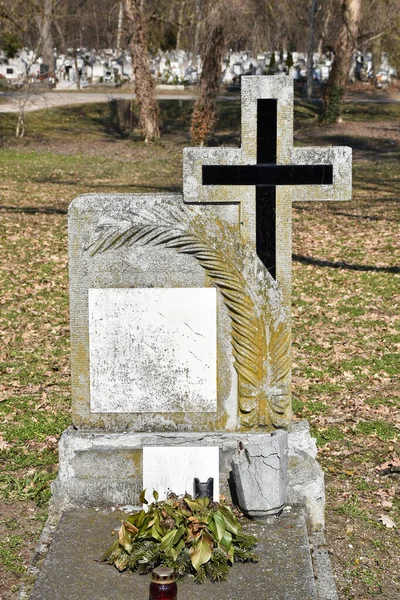 公共墓地にある墓碑 — ストック写真