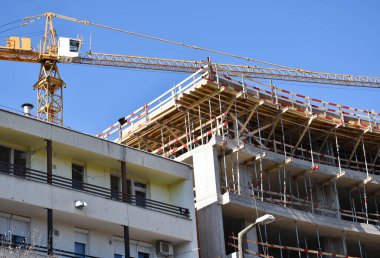 Yeni bir apartman inşaatı