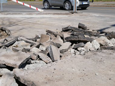Yol restorasyonunda kırık ashphalt