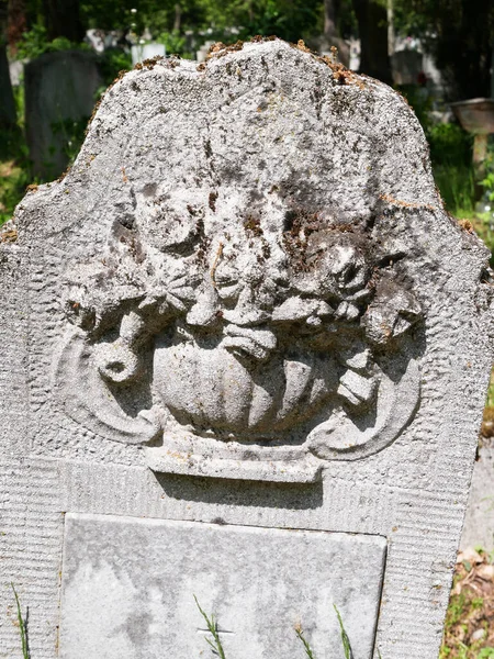 Grabstein Auf Dem Öffentlichen Friedhof — Stockfoto