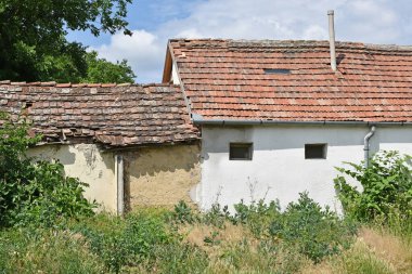 Eski şehirde bina harap