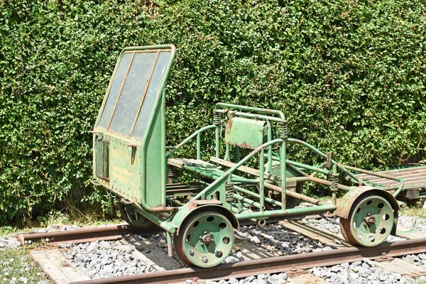 Oude Aandrijving Een Baan Buiten — Stockfoto