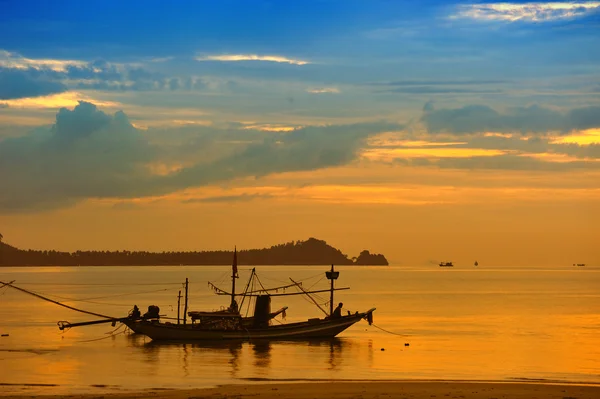 Boat with twilight sky — Stock Photo, Image
