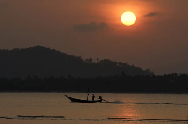 Sunset with Long-tailed boat — Stock Photo, Image