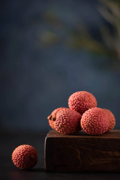 Ripe Large Lychees Fruit Wooden Board Close Εικόνα Αρχείου