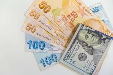 Türk lirası ve Amerikan doları. Finansal kriz, döviz kurları. İstanbul, Türkiye - Ocak 2022 