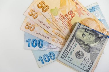 Türk lirası ve Amerikan doları. Finansal kriz, döviz kurları. İstanbul, Türkiye - Ocak 2022 