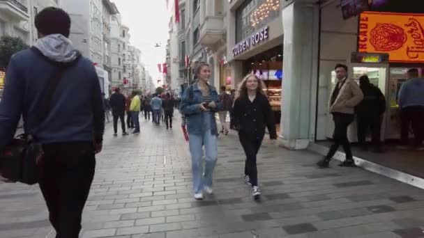 Stiklal Caddesi Popüler Alışveriş Caddesi Türkiye Stanbul Eylül 2021 — Stok video