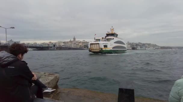 Istanbul Eminonu Pier Ferry Bosphorus Turkey Istanbul September 2021 — Stock Video