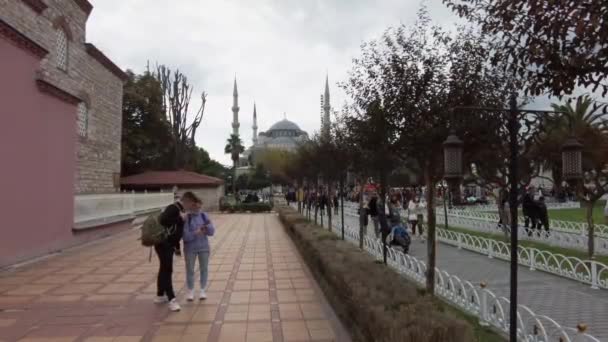 Mosquée Bleue Istanbul Sur Place Sultanahmet Les Gens Reposent Pied — Video