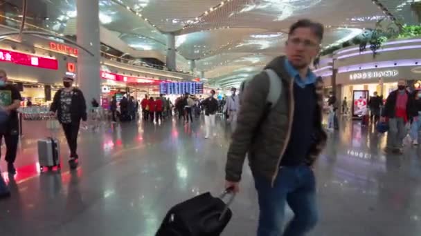 Nieuwe Luchthaven Istanbul Vertrekhal Interieur Met Passagiers Turkije Istanbul September — Stockvideo