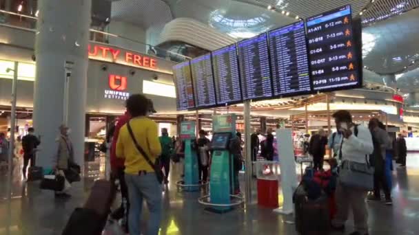 Nuevo Aeropuerto Estambul Los Pasajeros Miran Junta Salida Turquía Estambul — Vídeo de stock