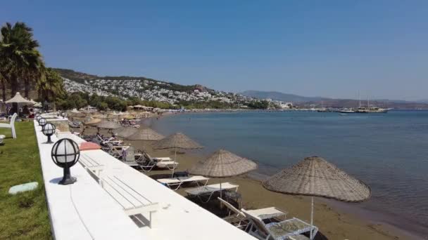 Yaz Günü Tatil Yapan Turistlerin Olduğu Bodrum Camel Plajı Bodrum — Stok video