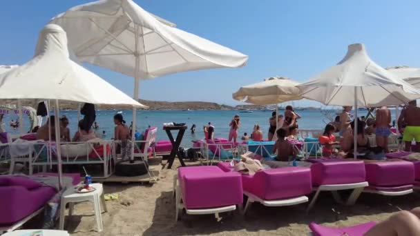 Strand Von Bodrum Gumbet Mit Urlaubern Sommertag Bodrum Türkei August — Stockvideo