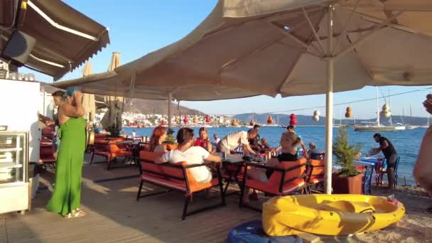 Restaurant Bodrum Met Egeïsche Zee Achtergrond Bodrum Turkije Augustus 2021 — Stockvideo