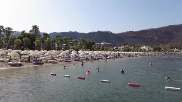 Icmelera Strand Nyaralás Turisták Város Marmaris Marmaris Törökország Augusztus 2021 — Stock videók