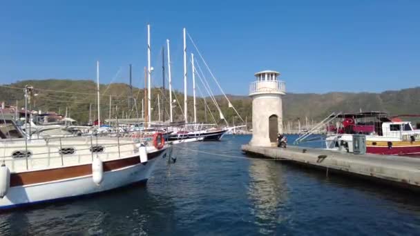 Marmaris Marina Con Yates Faro Marmaris Turquía Agosto 2021 — Vídeo de stock