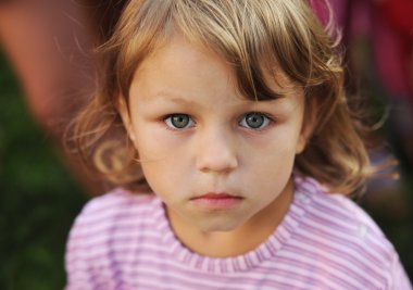 çocuğun samimi bak