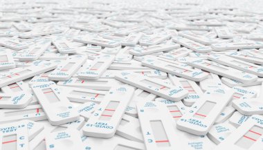 Kullanılan birçok Covid 19 antijen hızlı testinin 3D görüntülemesi beyaz arkaplan üzerinde negatif ve pozitif test sonuçları ile.