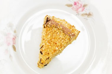 Fındıklı pasta çikolata kırıntı ile