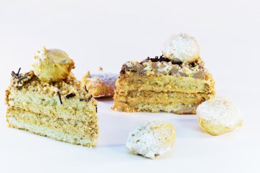 Fındıklı pasta çikolata kırıntı ile