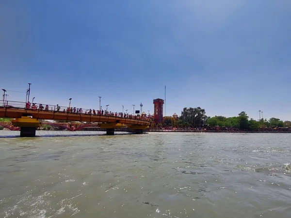 Haridwar, Hindistan 2022: Ganga Nehri 'nin gündüz çekimleri