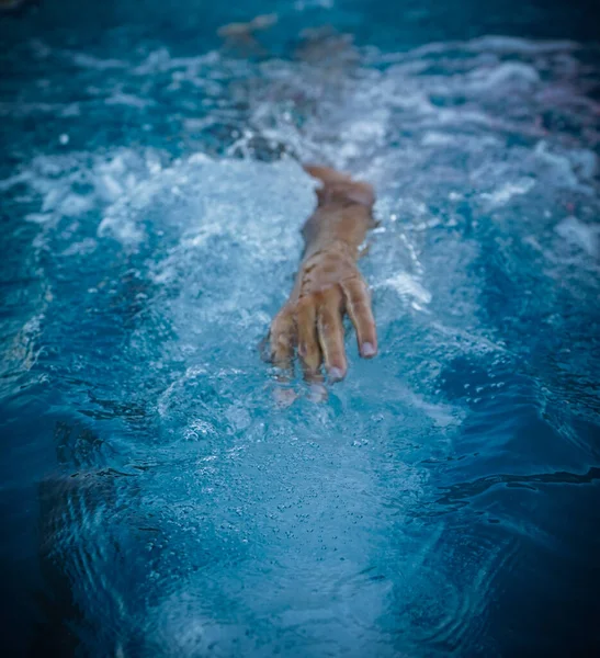 Detalles Del Nadador Entrenando Piscina — Stockfoto