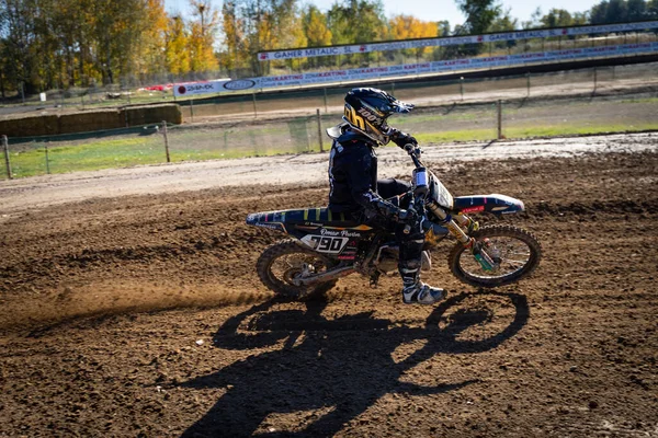 Pilotos Motocross Compitiendo Pista — Stockfoto