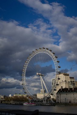 Resimler de las calles de londres y sus edificios