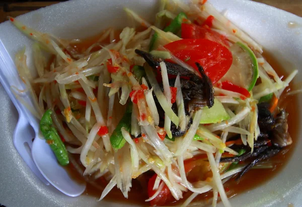 Salada de mamão verde com caranguejo, somtum thai food — Fotografia de Stock